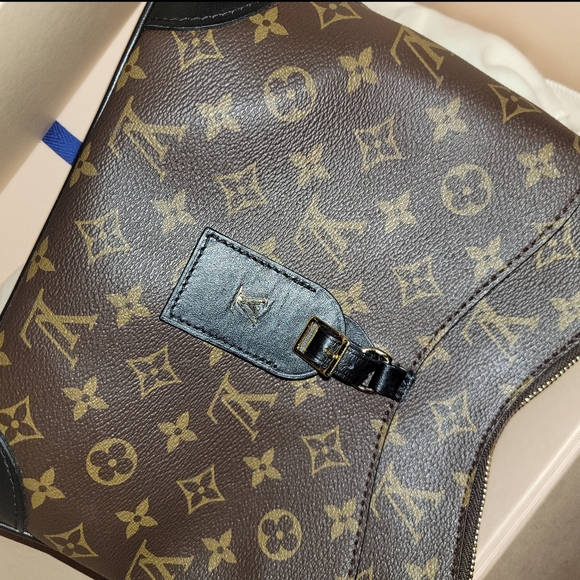 **SOLD**Authentic Louis Vuitton Odeon PM - Picture 4 of 13
